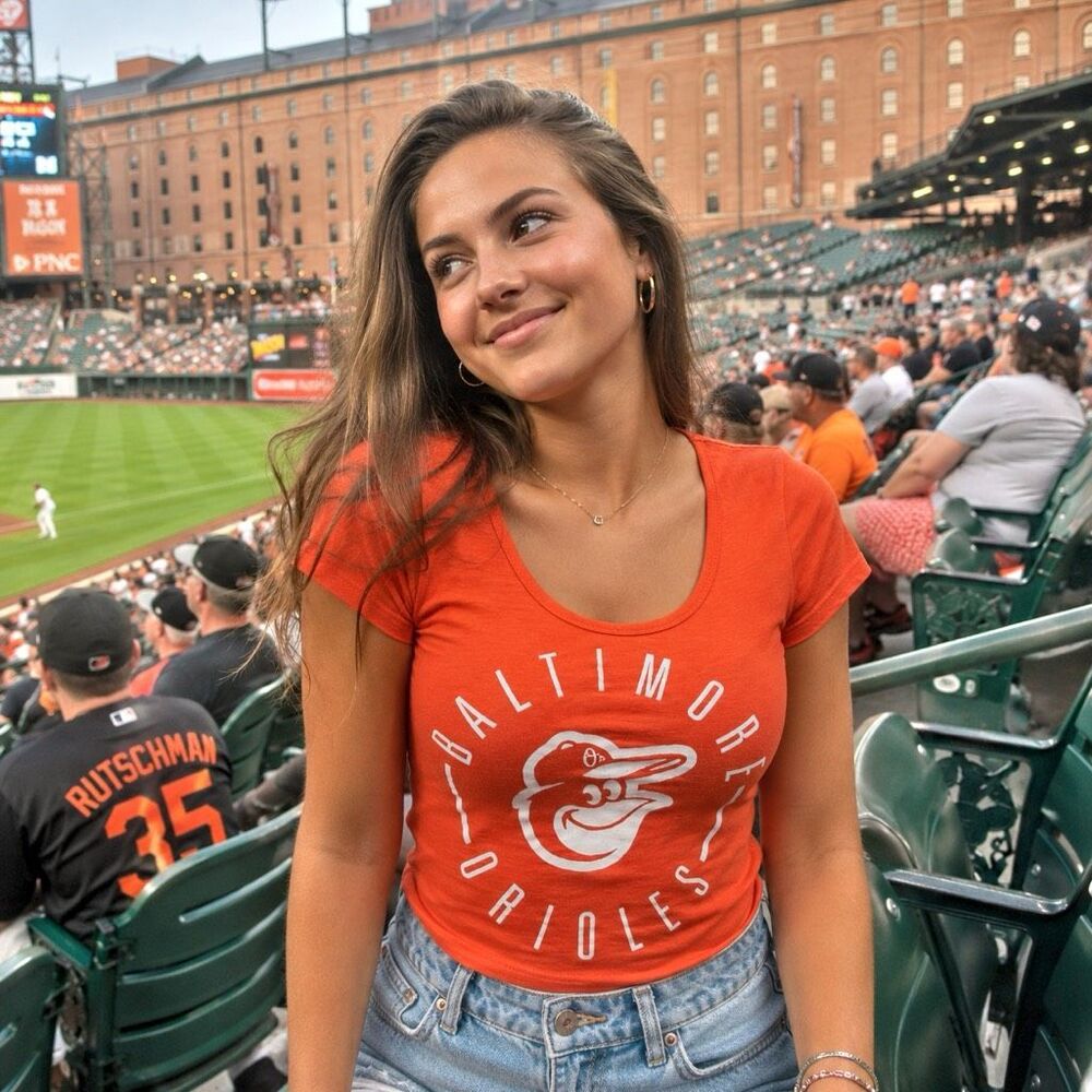 Baltimore Orioles Victoria’s Secret PINK MLB Collection Low Back T-Shirt Size M